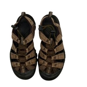 Keen Waterproof Hiking sandals Size 7 1/2